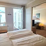 652, Seepark